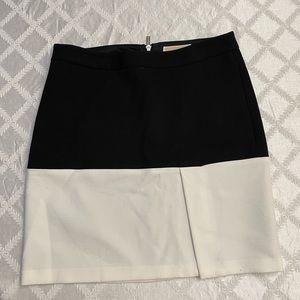 Michael Michael Kors skirt size 6 black and white